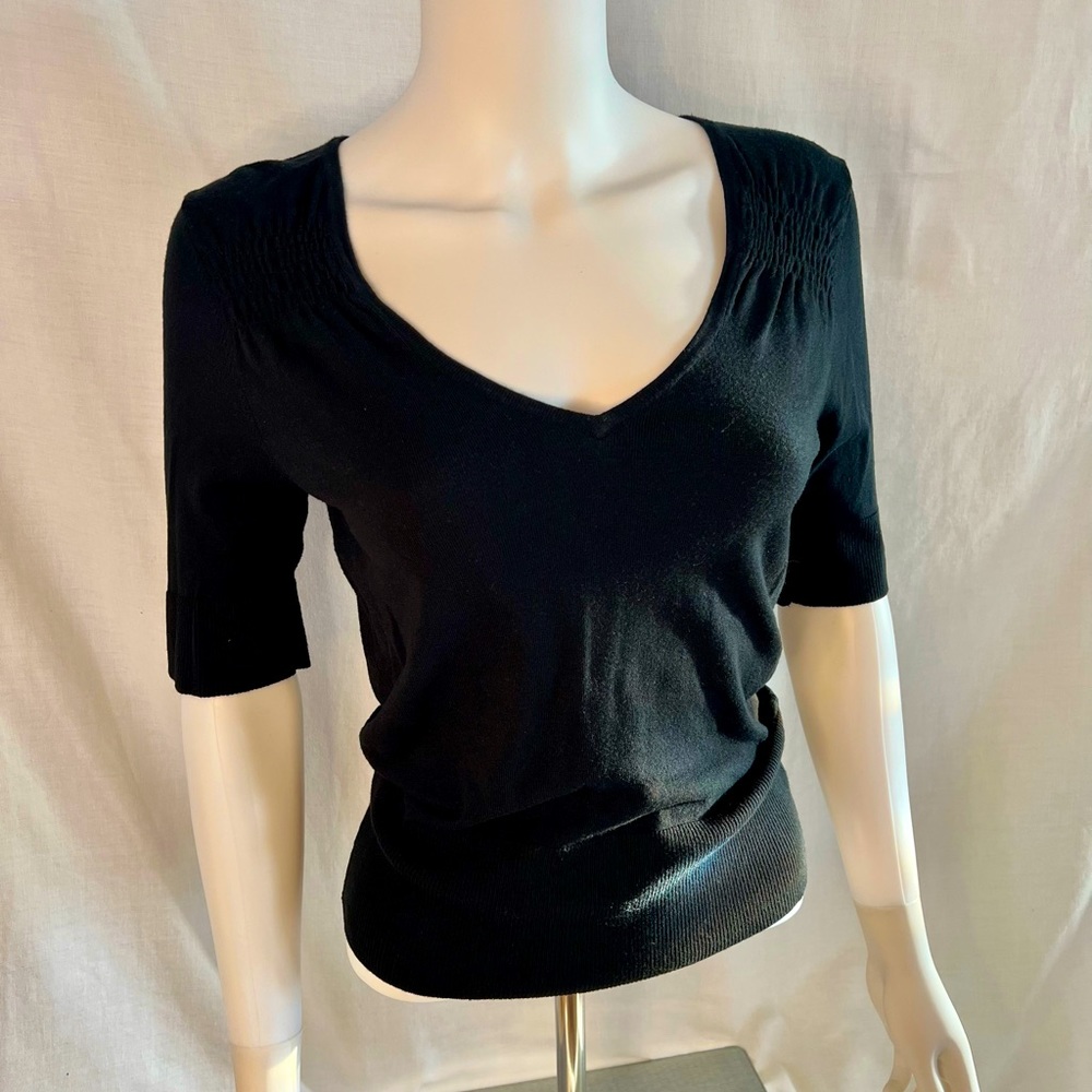 Mossimo v-neck sweater with 1/2 length sleeves